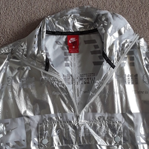 Sickest nike jacket known to mankind - Picture 2 of 3